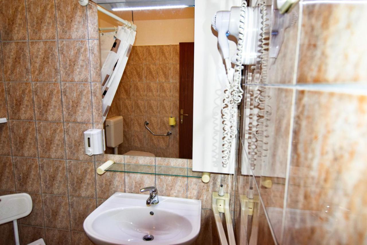 Guesthouse Zagora Pula Buitenkant foto